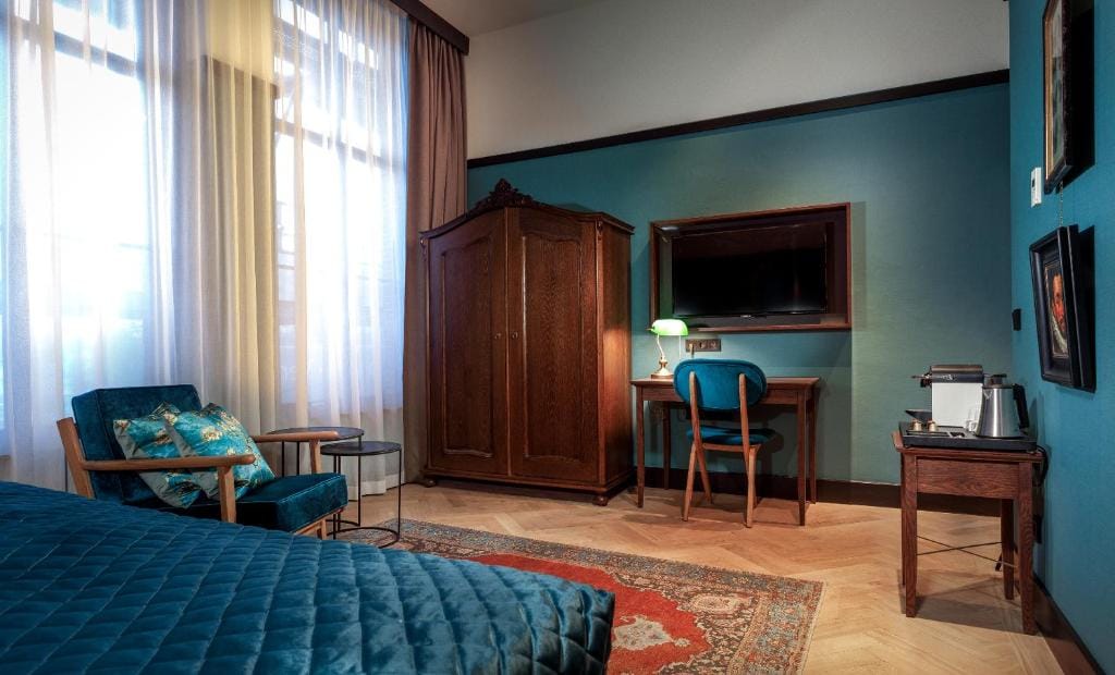 The Hendrick's Hotel — 5