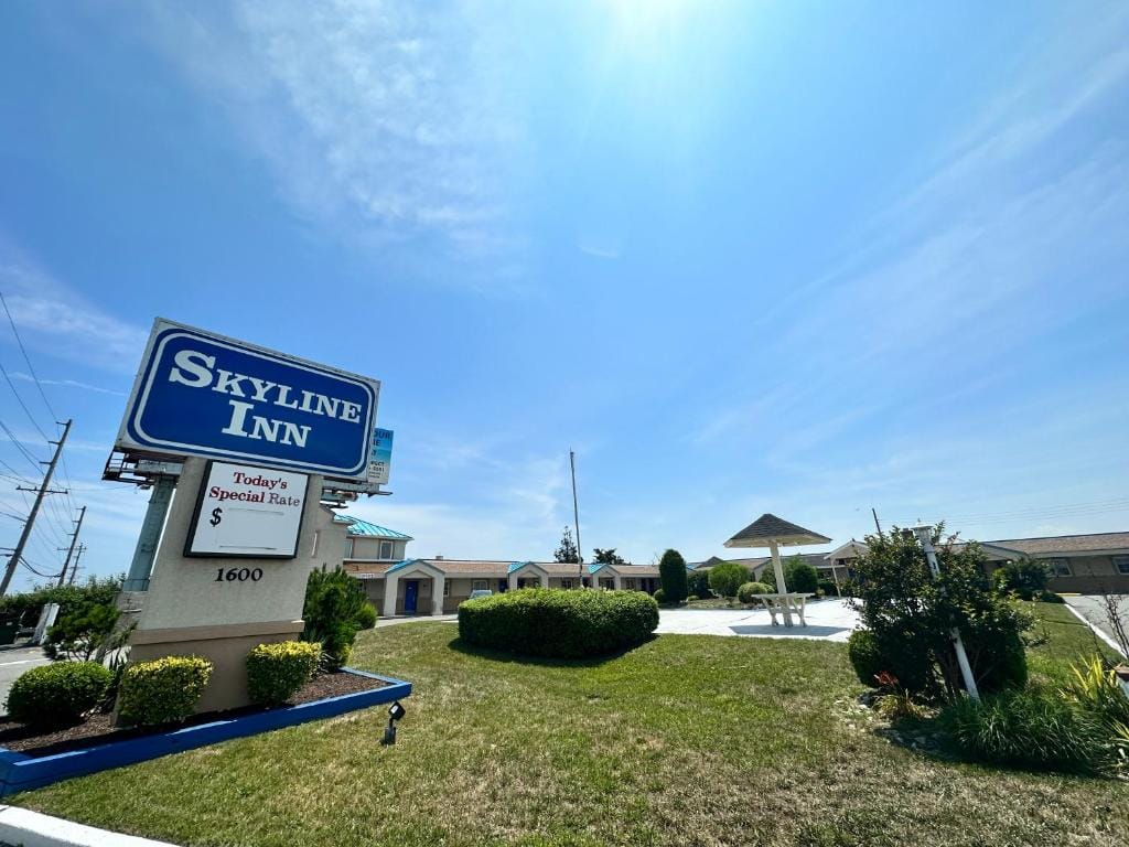 Skyline Inn — 1