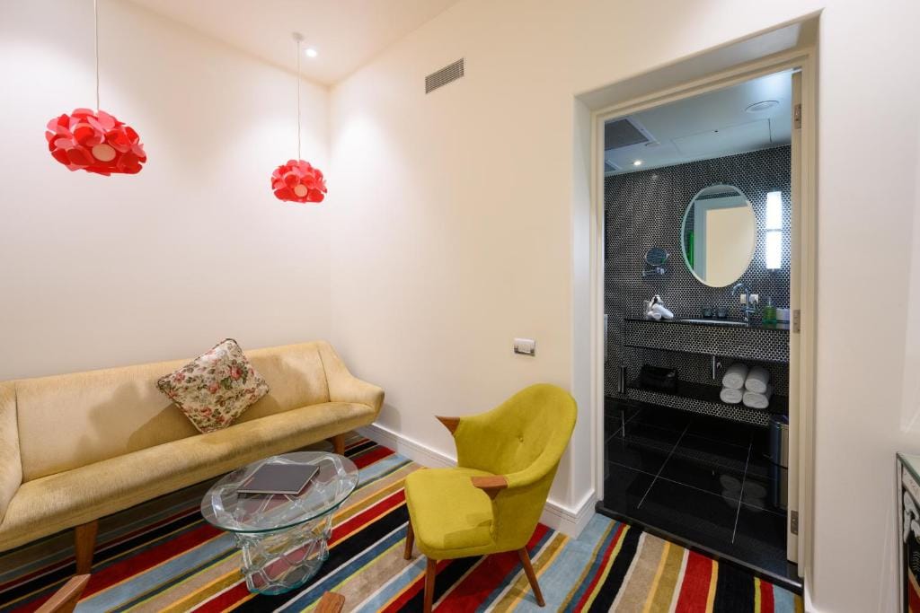 Hotel DeBrett — 5