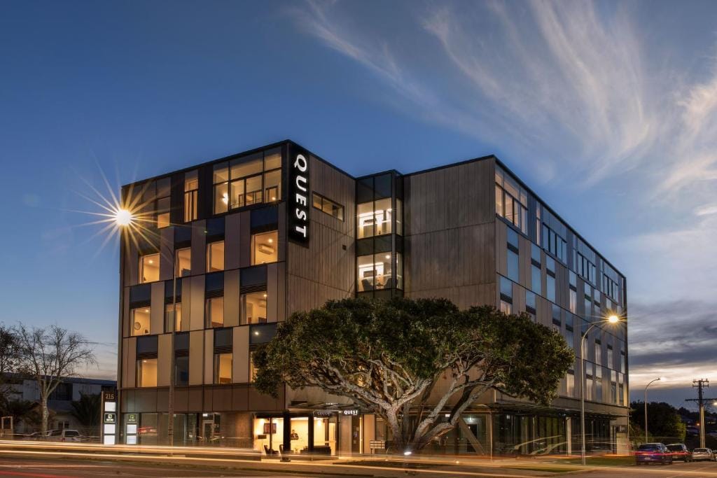 Quest Takapuna — 1