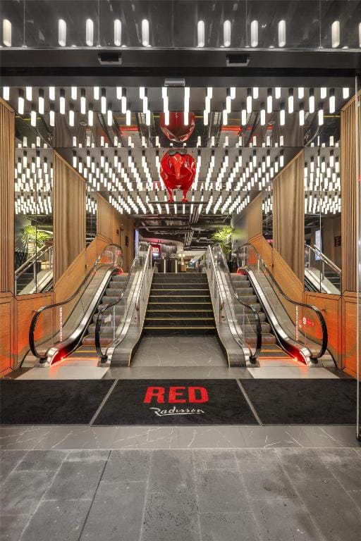 Radisson RED Auckland — 4