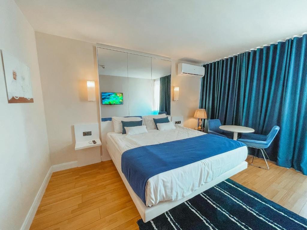 Batumi VIP hotel — 4