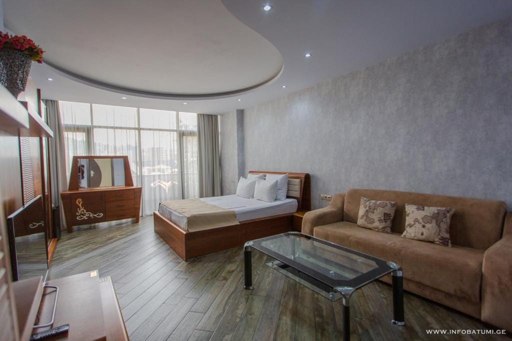 Hotel Light Palace — 2