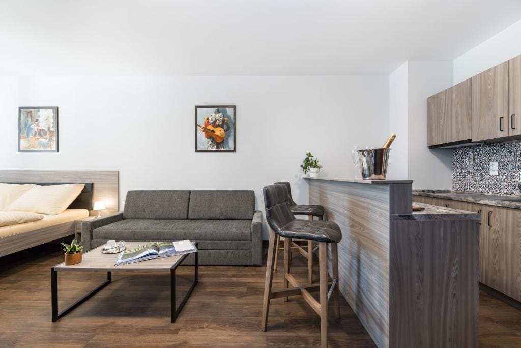 Barok Hotel and Apartments — 5