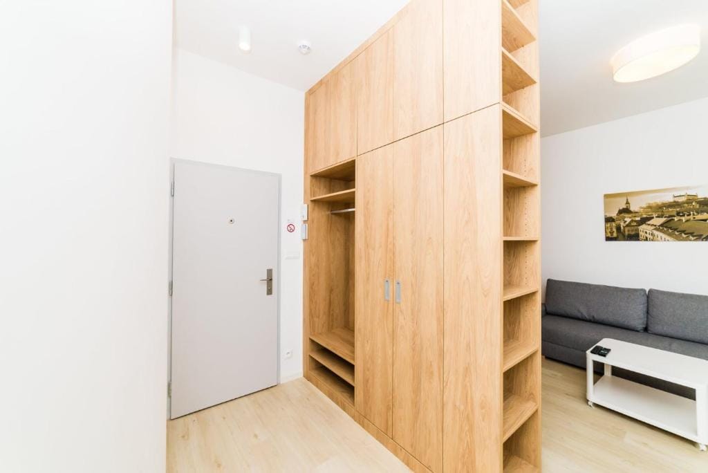 City Castle Apartments Free Parking — 4