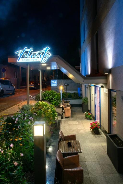 Felicity Garni Hotel — 1