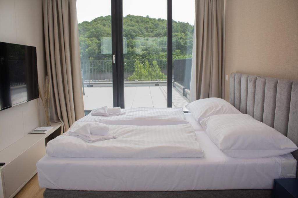 Gardinn Apartments - Hotel Service and Free Parking — 3