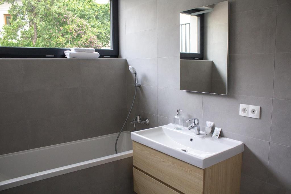 Gardinn Apartments - Hotel Service and Free Parking — 4
