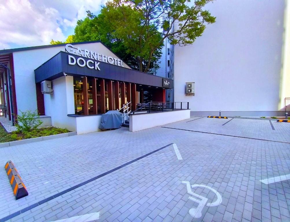Garni Hotel DOCK Bratislava — 1