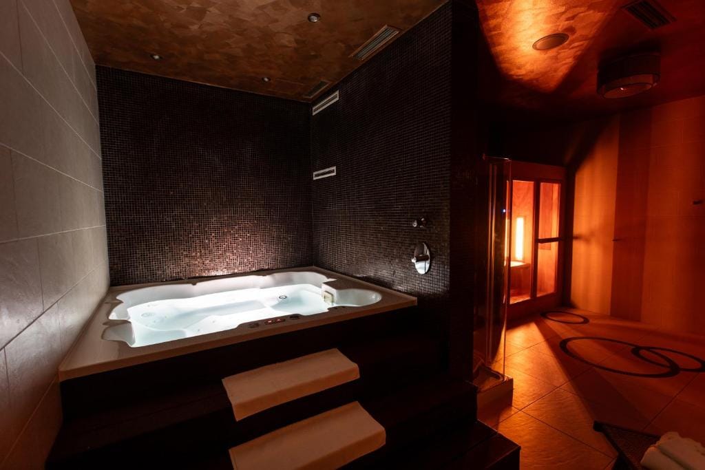 Roset Hotel & Residence — 2