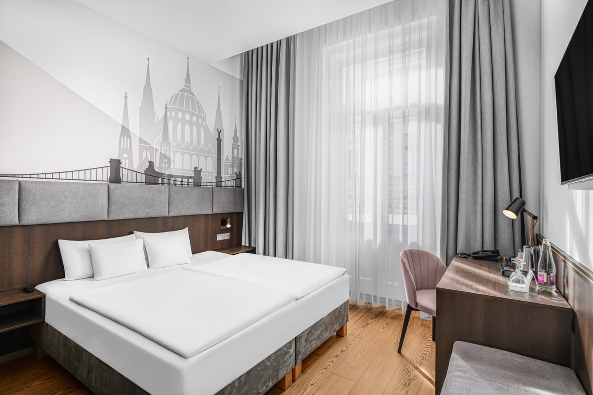 12 Revay Hotel — 5