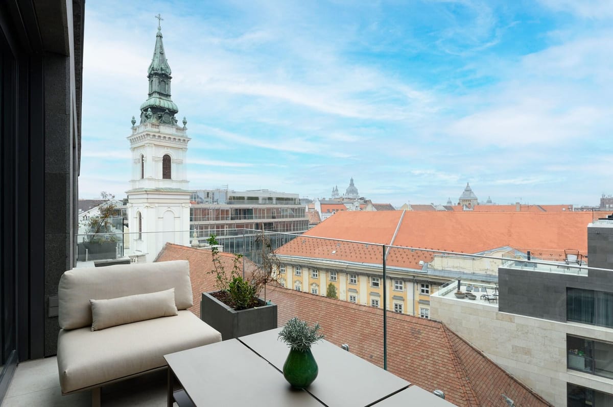 Emerald Hotel & Suites by Continental Group — 1