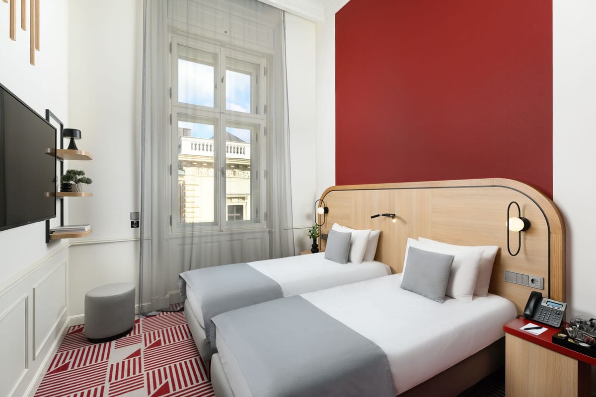 Hotel Oktogon Haggenmacher by Continental Group — 5