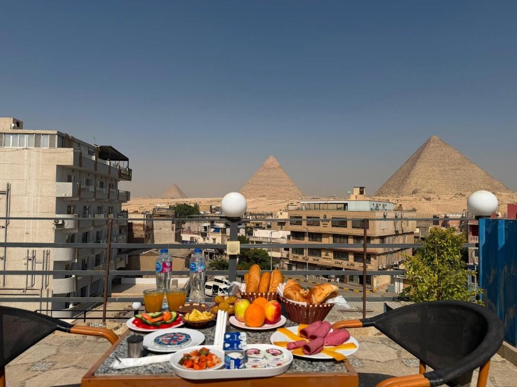 Luxury orientl Pyramids View — 3