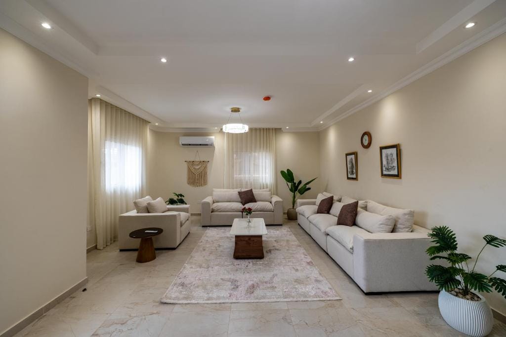 Welhome Stays Aparthotel — 4