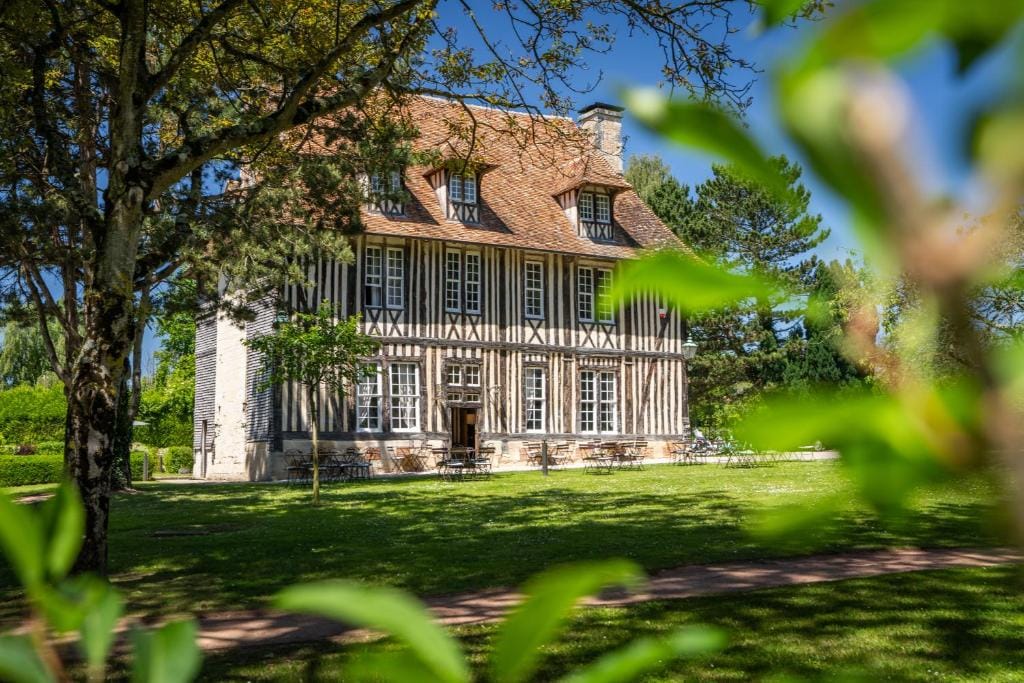 Les Manoirs des Portes de Deauville - Small Luxury Hotel Of The World — 1
