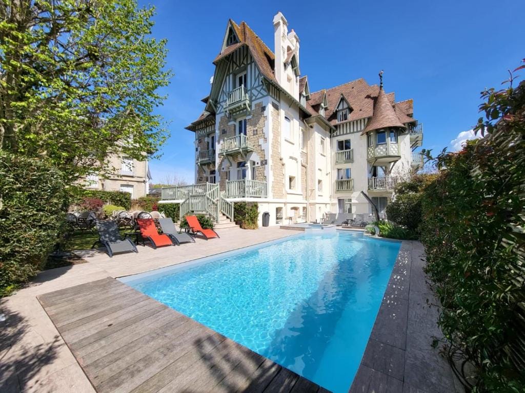 Villa Augeval Hôtel de charme & Spa — 3