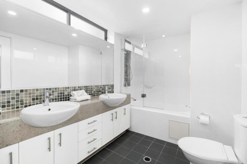 Aqualine Apartments On The Broadwater — 3