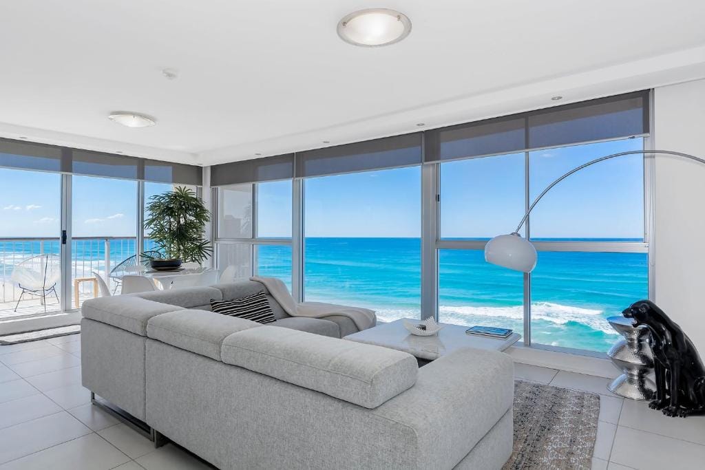 Golden Sands on the Beach - Absolute Beachfront Apartments — 4