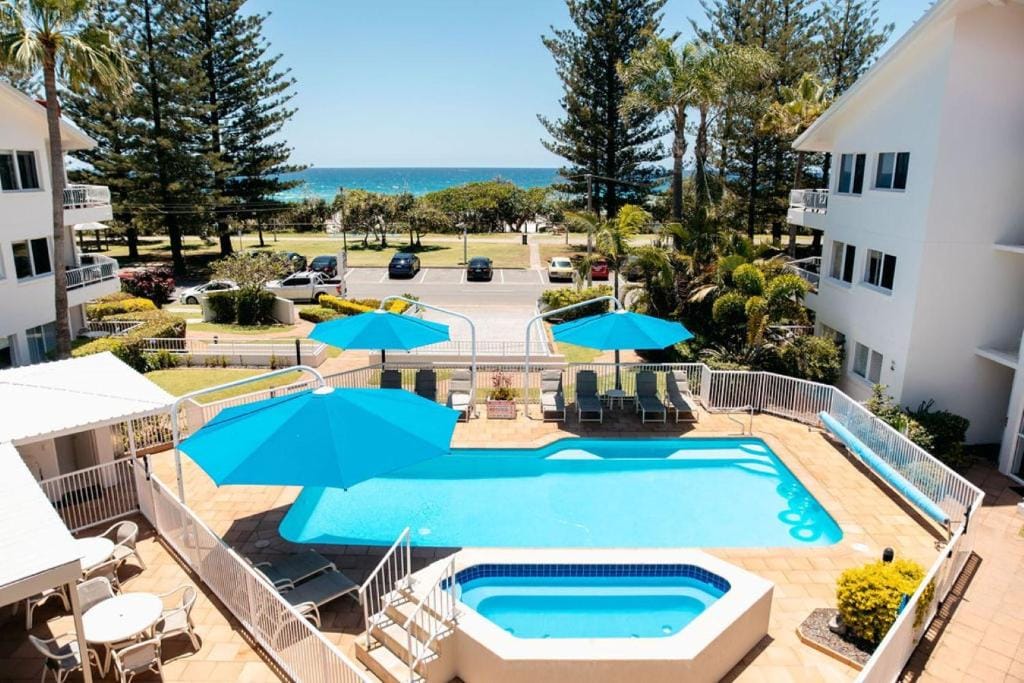 Le Beach Apartments — 1