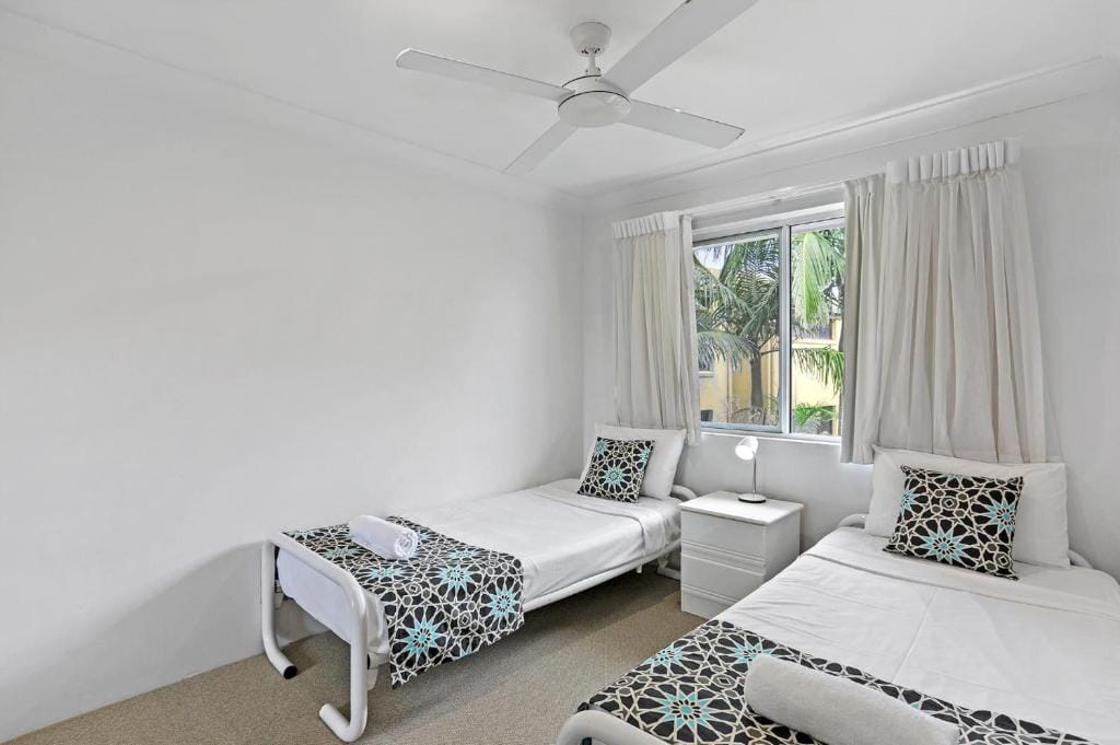 Le Beach Apartments — 2
