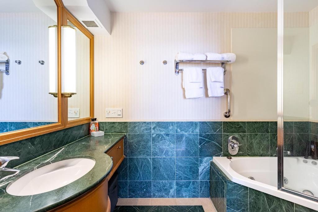 Luxury Privately Owned Ocean View Studio OAKS Gold Tower — 3