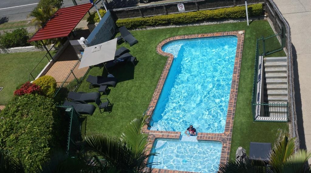Pacific Surf Absolute Beachfront Apartments — 3