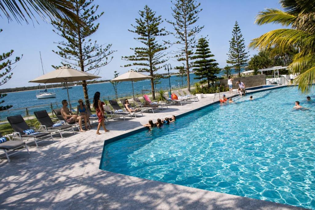 Silvershore Apartments on the Broadwater — 1
