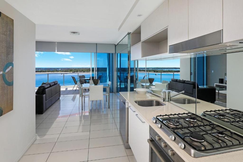 Silvershore Apartments on the Broadwater — 4