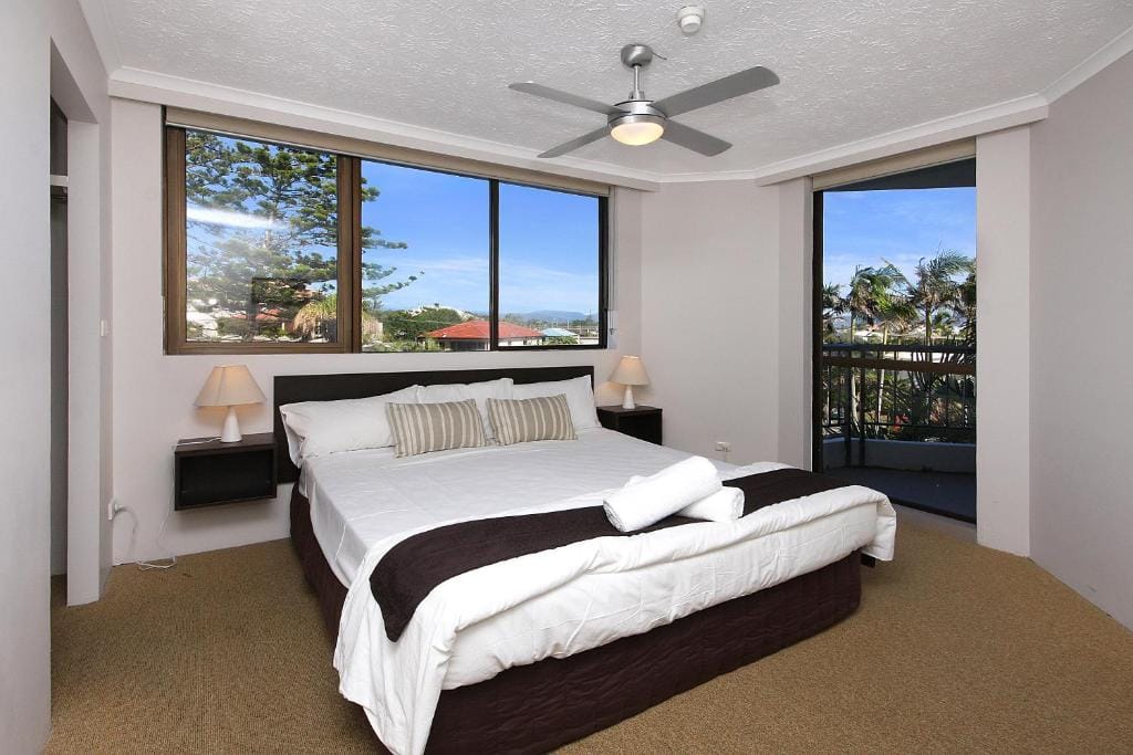Spindrift on the Beach - Absolute Beachfront — 2