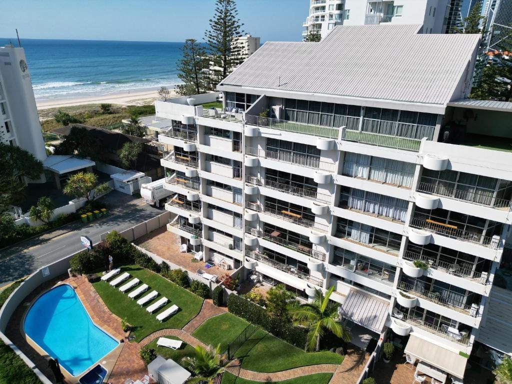 Surfers Chalet — 1