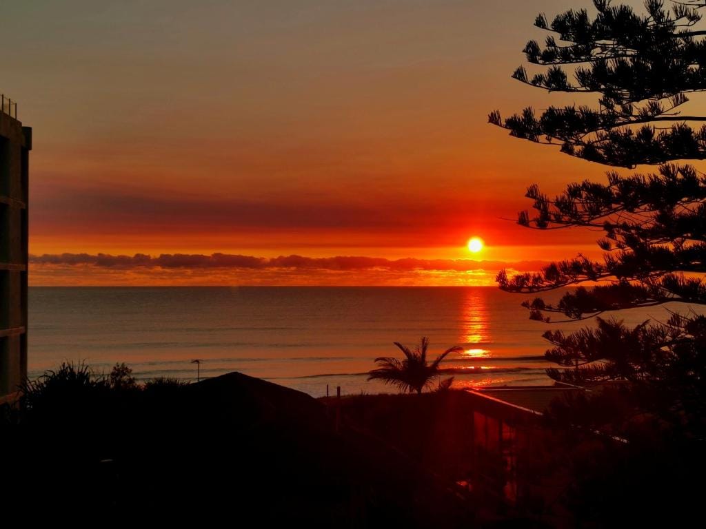Surfers Chalet — 4