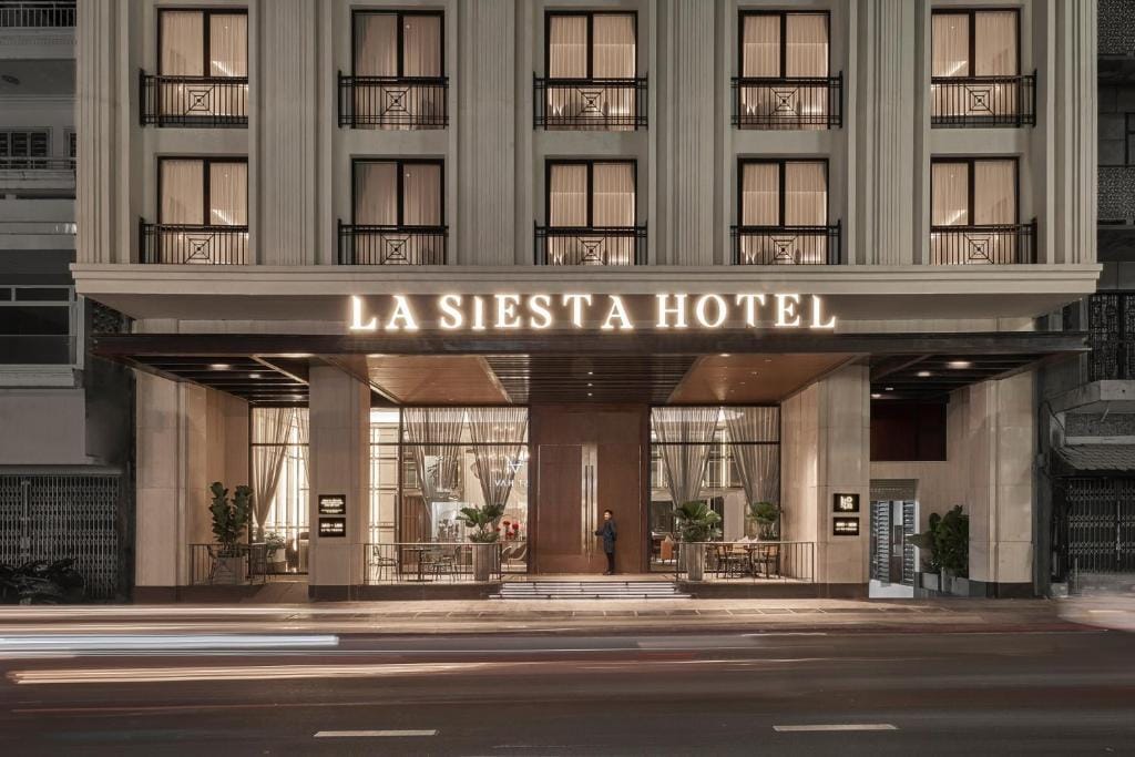 La Siesta Premium Saigon — 1