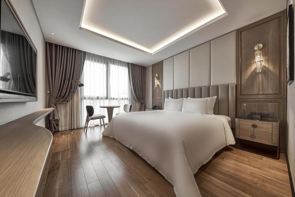 La Siesta Premium Saigon — 4
