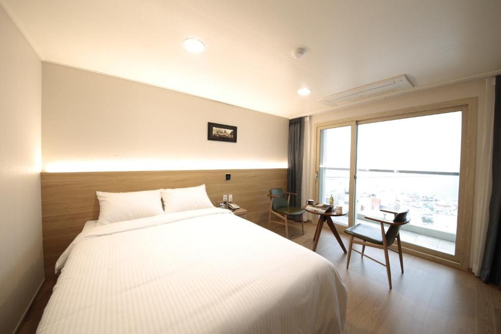 Harbor Hotel — 2