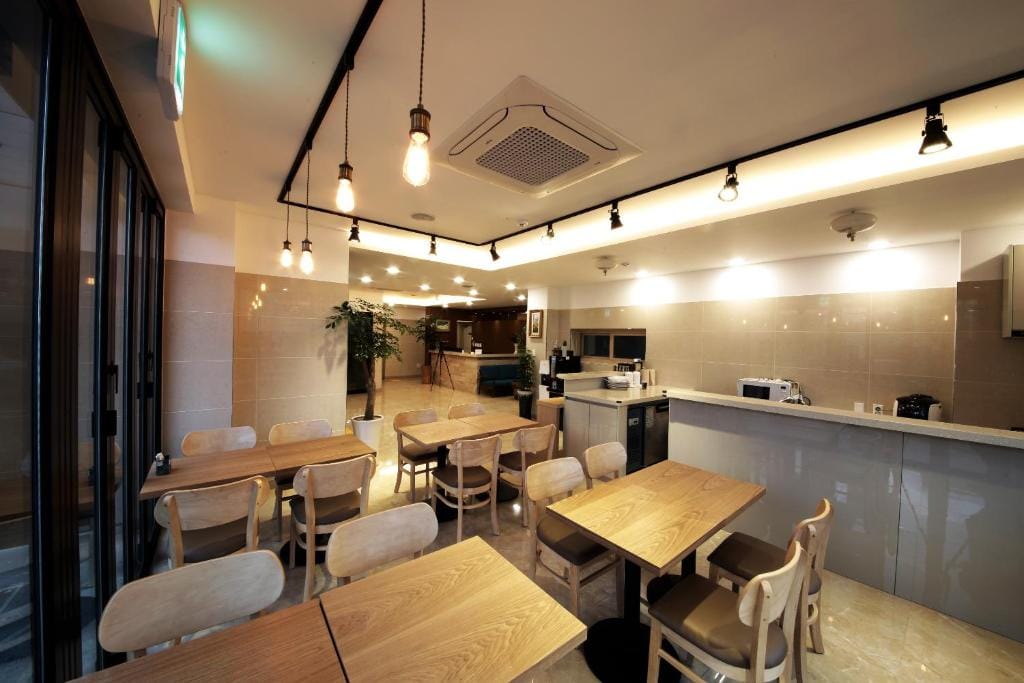 Harbor Hotel — 4