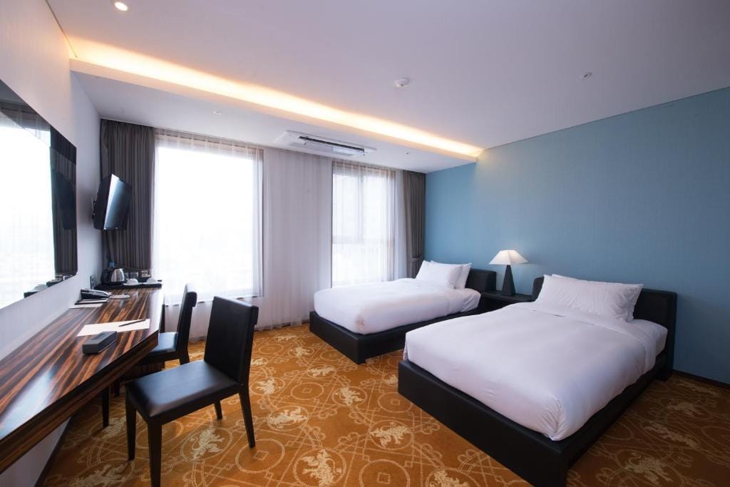 Hotel Leo — 5