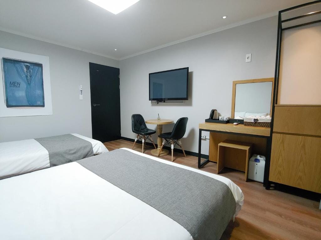 Hotel Tong Yeondong Jeju — 4