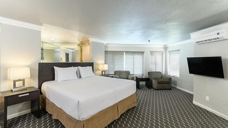 Alexis Park All Suite Resort — 5