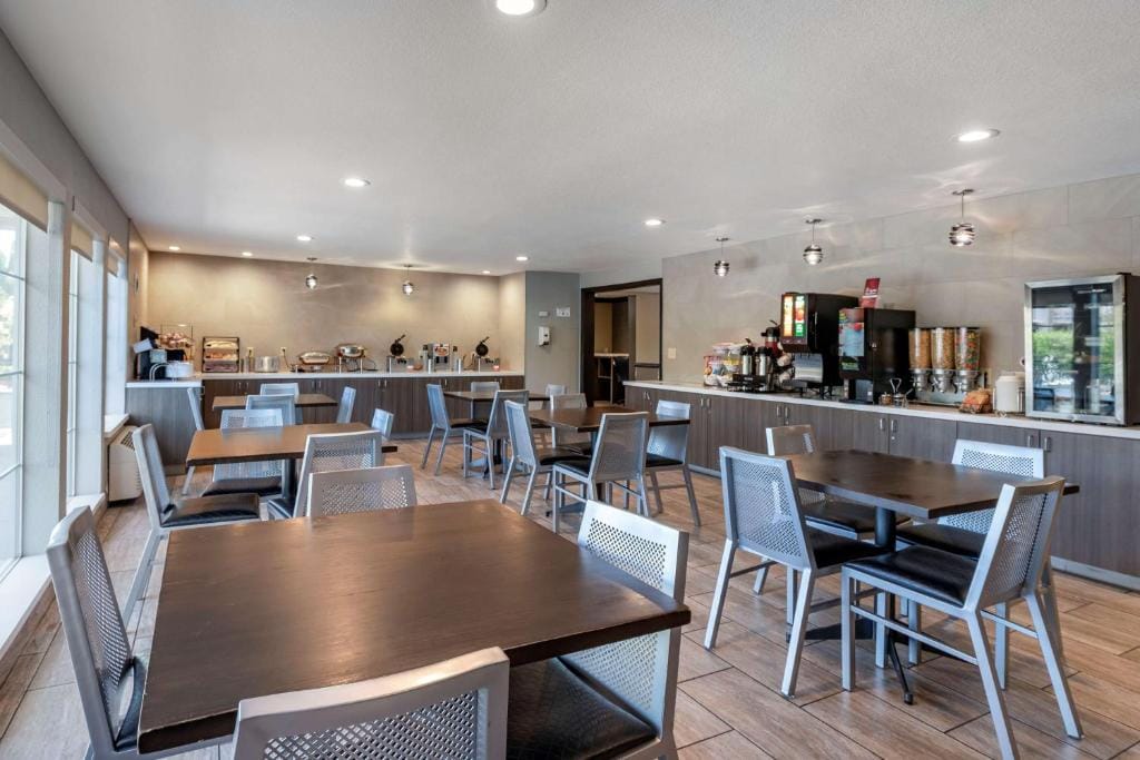 Best Western Plus Las Vegas West — 5