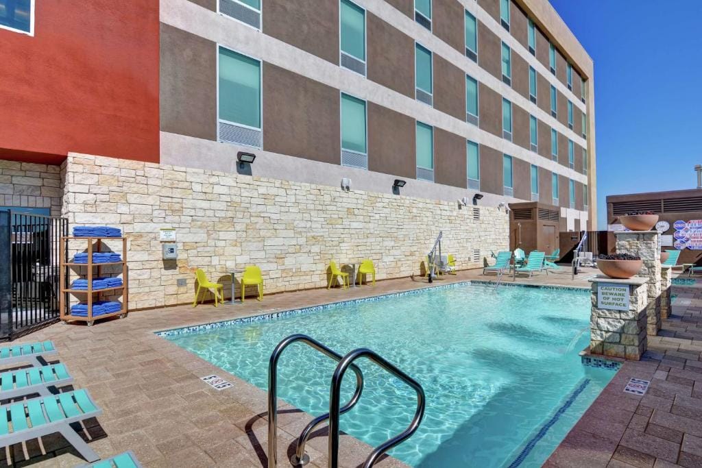 Home2 Suites By Hilton Las Vegas Strip South — 4