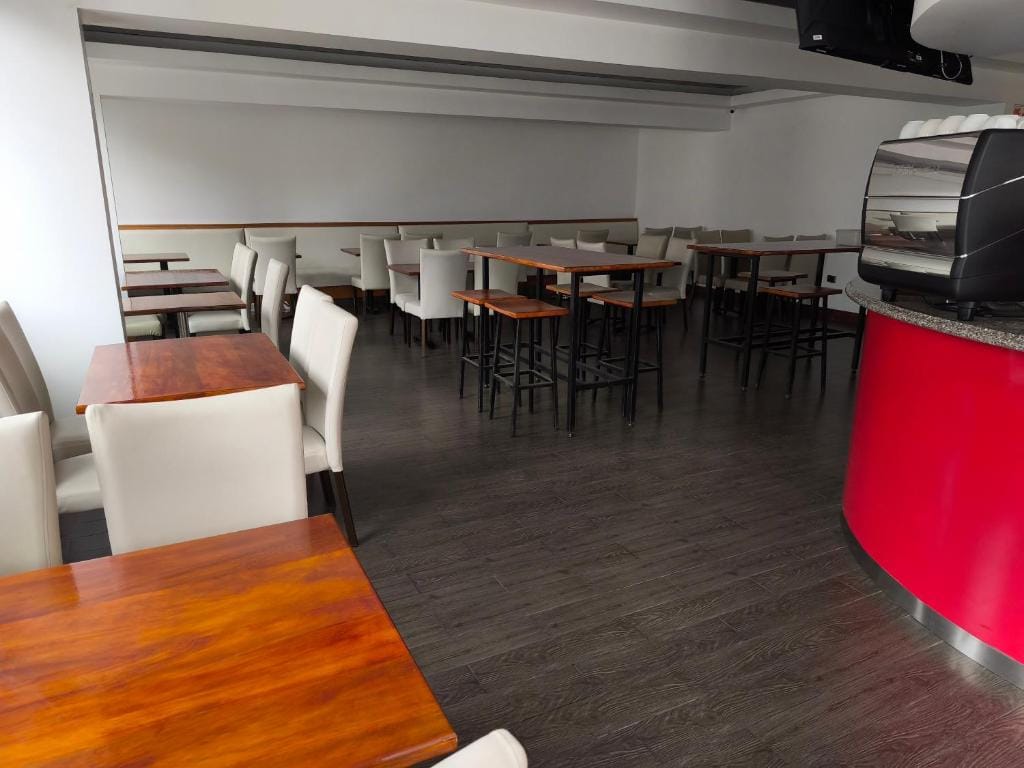 La Luna Inn — 4