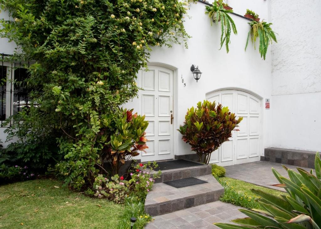 Lima 18 Boutique — 1