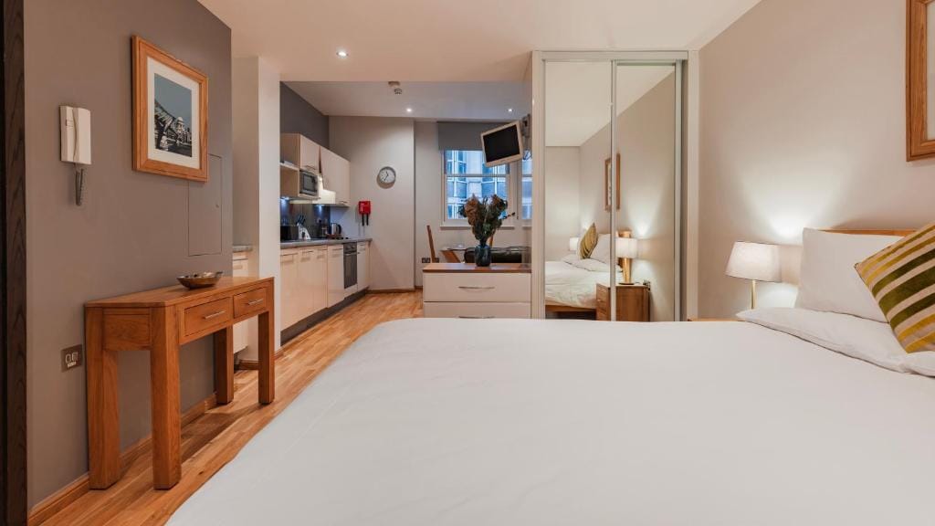 Cannon Street Serviced Apartments by LovelyStay — 2