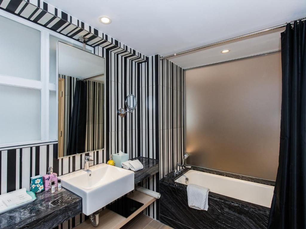 Caravel Hotel — 3