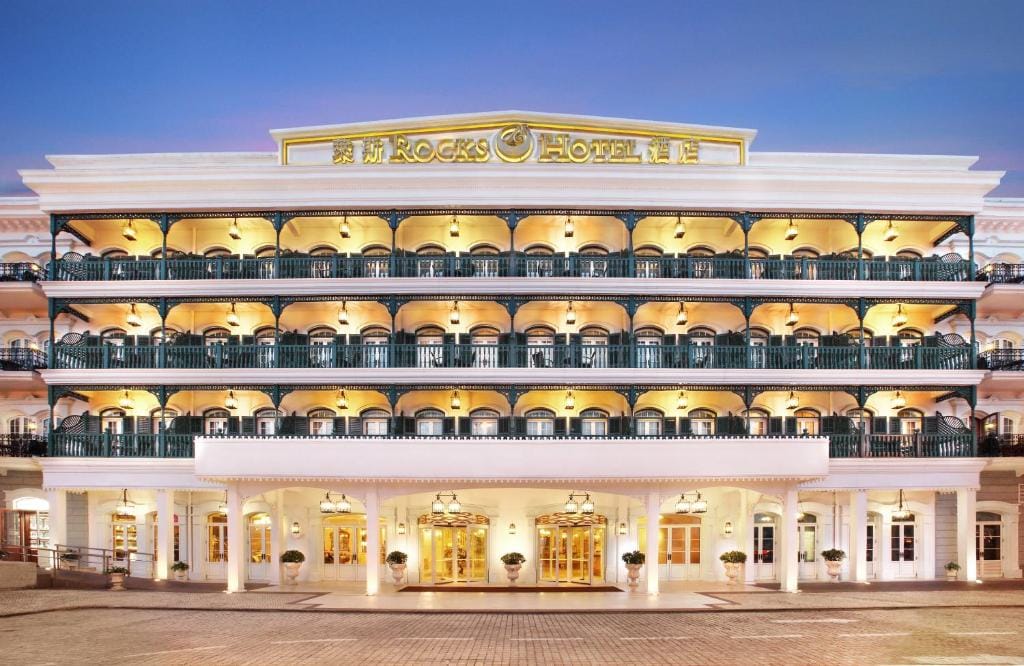 Rocks Hotel — 1