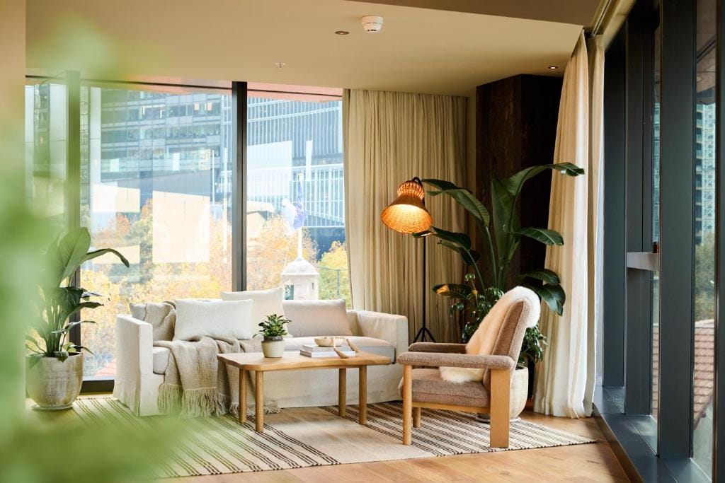 1 Hotel Melbourne — 1