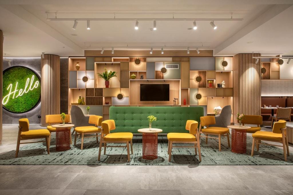 Holiday Inn Melbourne Bourke Street Mall by IHG — 2