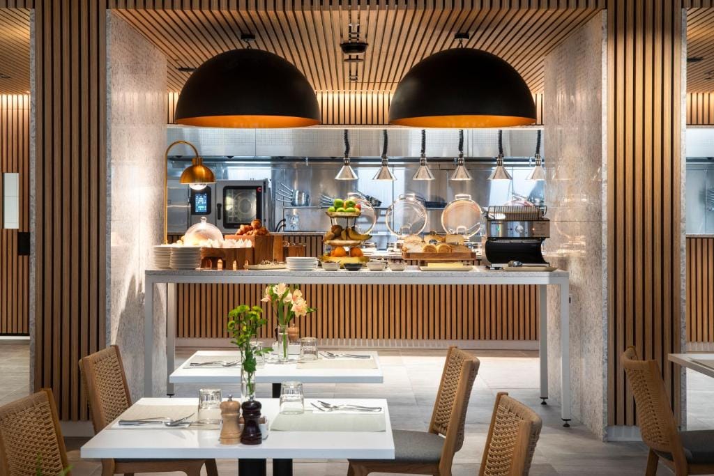 Holiday Inn Melbourne Bourke Street Mall by IHG — 4