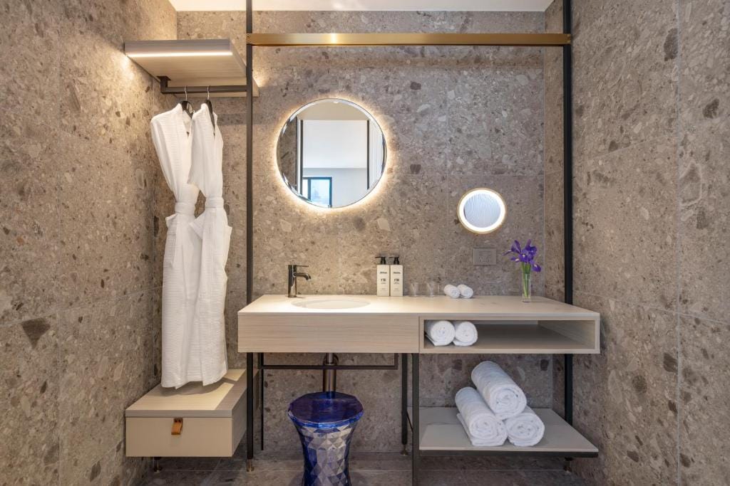 Hotel Indigo Melbourne Little Collins by IHG — 3